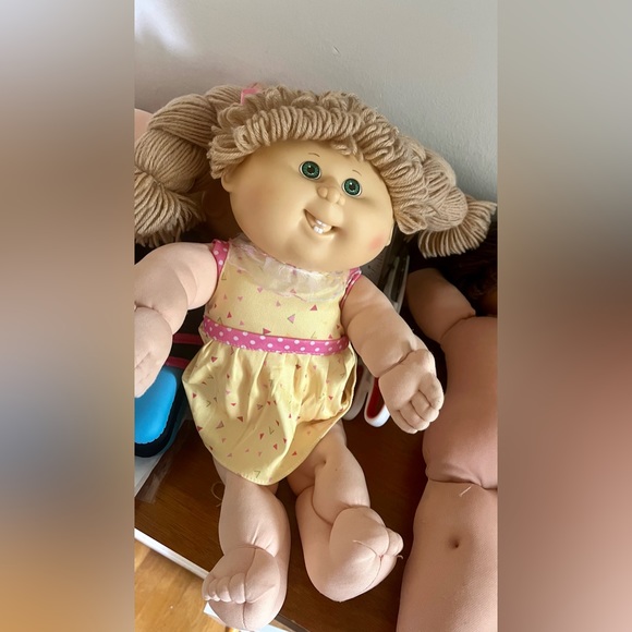 Cabbage patch doll green/sandy hair posable - Picture 9 of 14